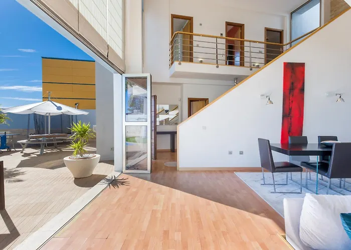 Seaview With Pool, Gym & Cinema Vila