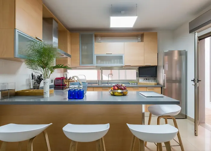 Vila Seaview With Pool, Gym & Cinema