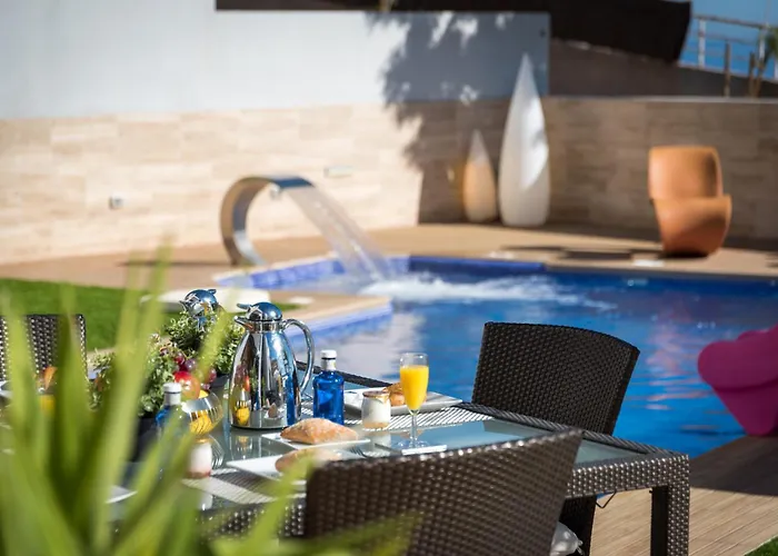 Vila Seaview With Pool, Gym & Cinema