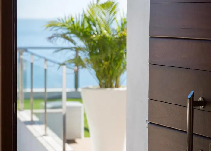 Seaview With Pool, Gym & Cinema * Santa Cruz de Tenerife